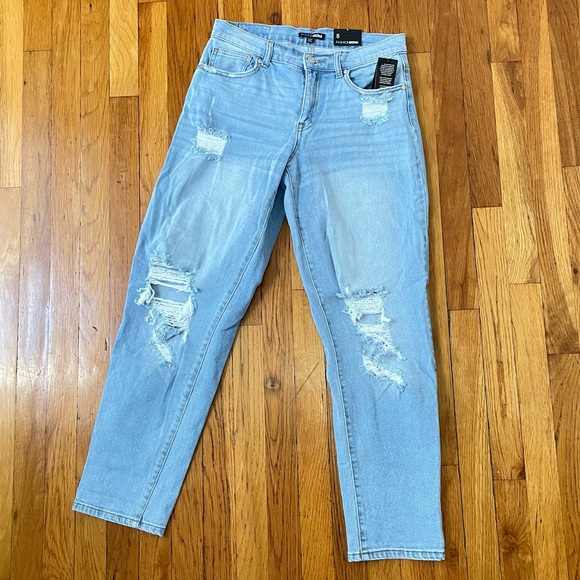 Fashion Nova Light Wash Boyfriend Jeans NWT - Picture 9 of 12